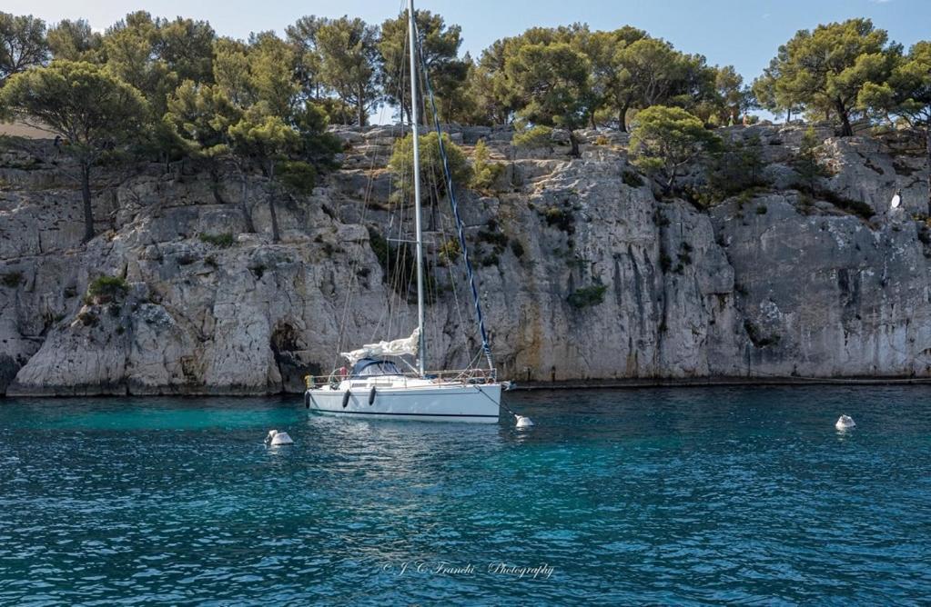 La Maison De Doms Avec Jacuzzi Et Vue Mer Cassis Exteriör bild